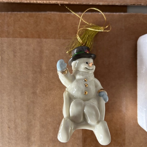 Lenox Snowman Ornament Set with Gold and Green Accents - Picture 7 of 10